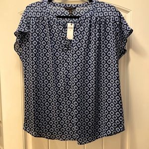 Banana Republic short sleeve pattern top